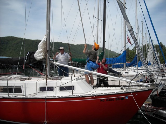 Russ Veldman mounting tacktick instrumentation with help of some other sailors.. (pics by Mark Galloway)
