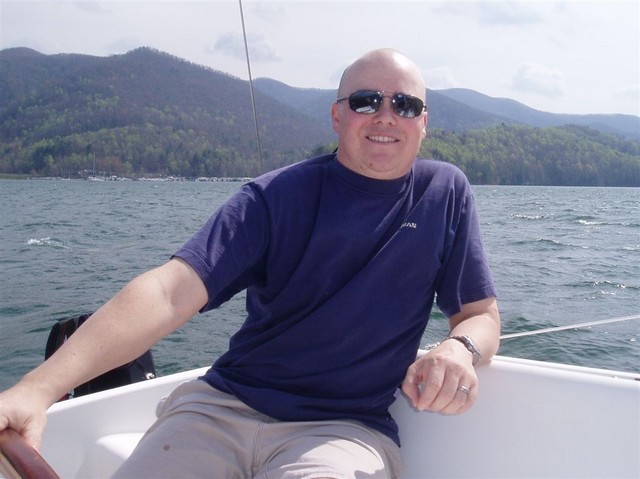 Millican family... Chip Angie and the four
girls sailing on Roger Langrel's Hunter 23