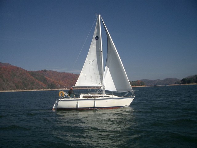 David Bryson single-handing their new boat 11/16/07