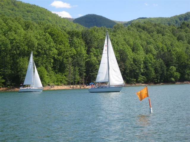 Rob and Minta Fannon (foreground) in Jammin and Robert Banks (background) in Well Heeled, photo finish in Fun Race..