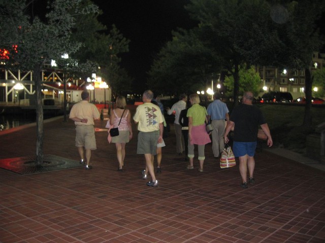WLSC members returning from restaurant