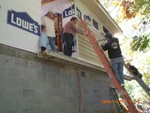 Sunday Oct 19th, building scaffolding on treacherous south side of builing!!  [picture from Clarke Lucas]