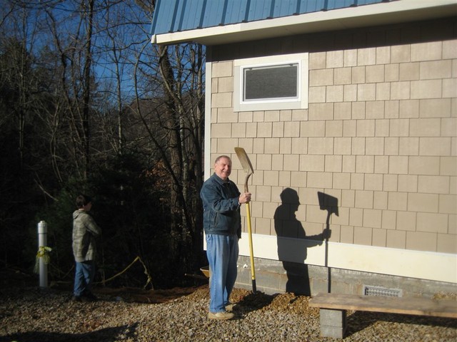 reading instructions on shovel, Dec 27, 2008