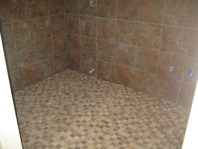 tile work contracted out thank goodness! They make it look easy (May 9, 2009)