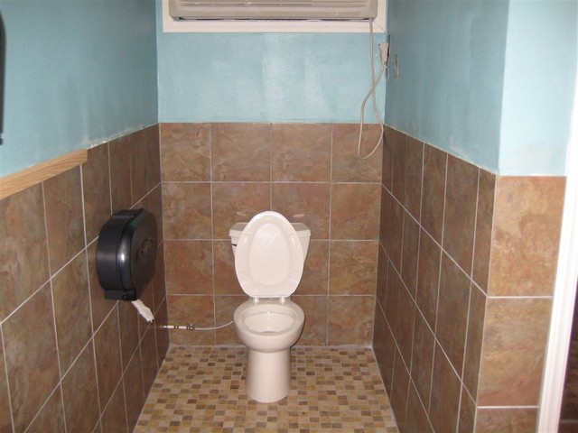 Men's toilet, Memorial Day Weekend, May 23 2009