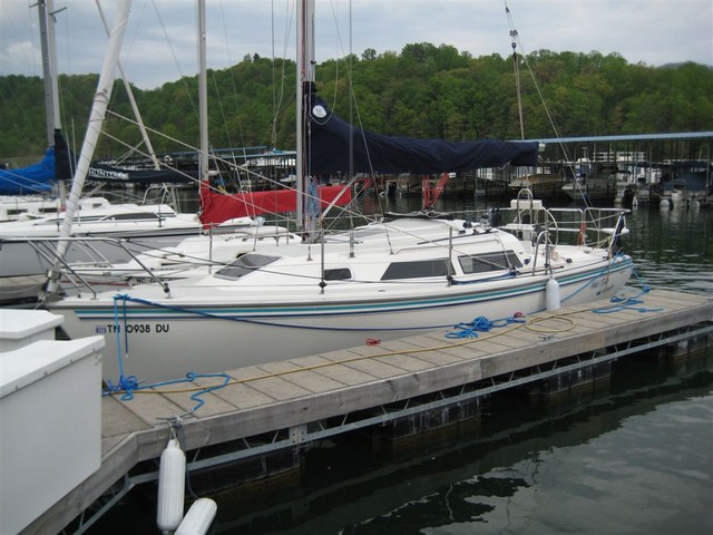 Catalina 270